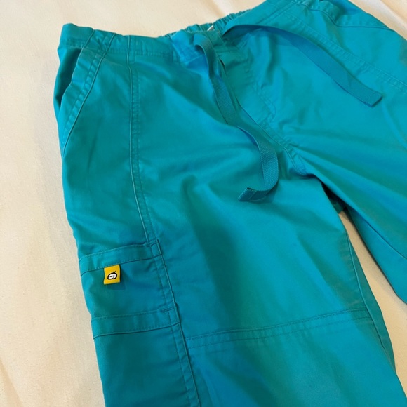 WonderWink small scrub set Used in good condition - Picture 6 of 9